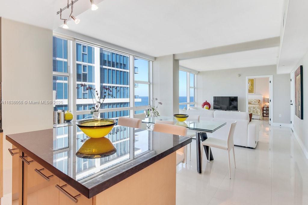 6801 Collins Ave #1207, Miami Beach FL 33141