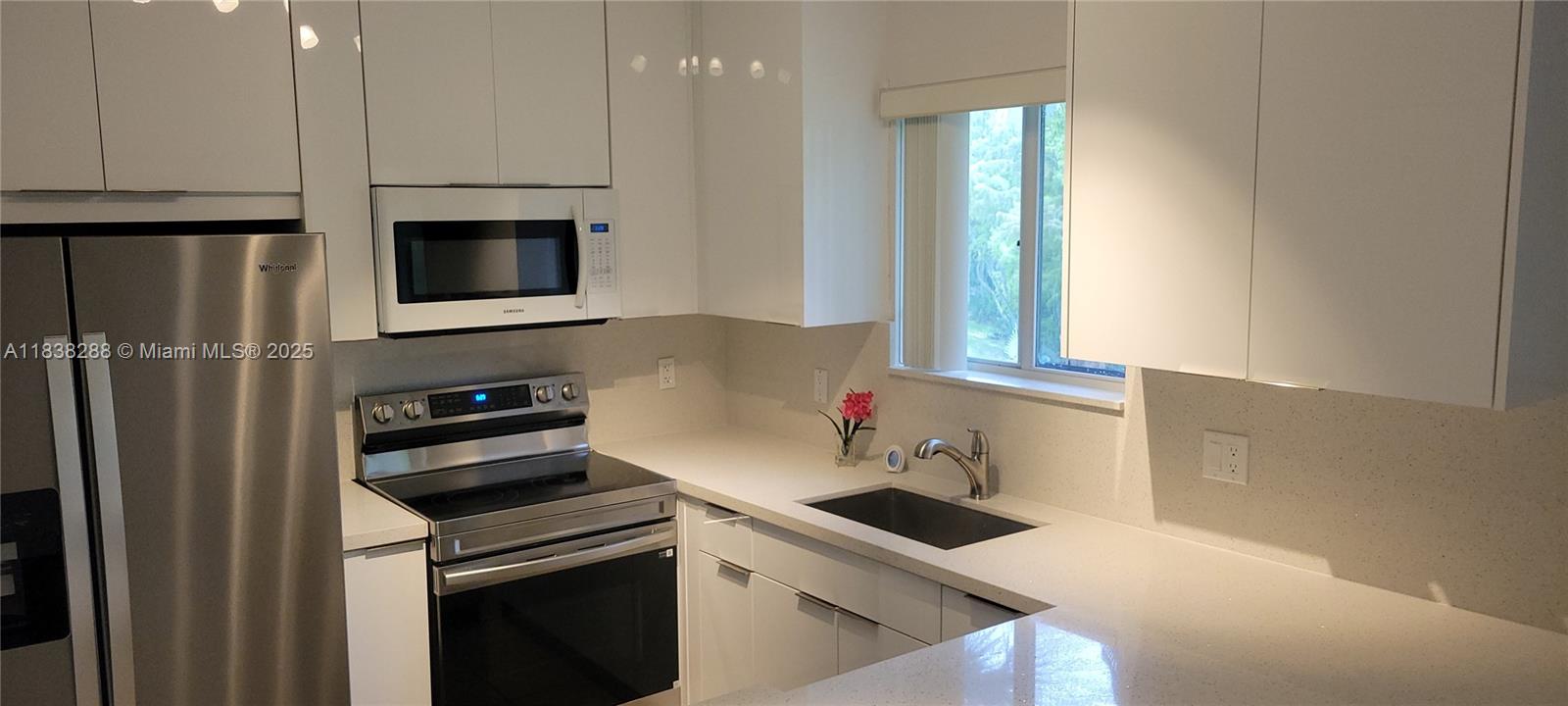 2125 NW 77th Way #201, Pembroke Pines FL 33024