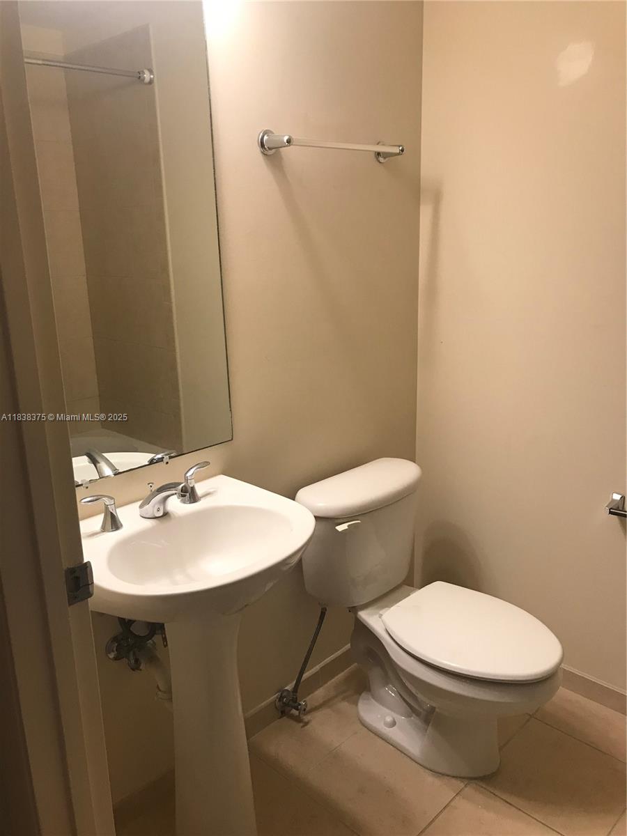 3340 NE 190th St #109, Aventura FL 33180