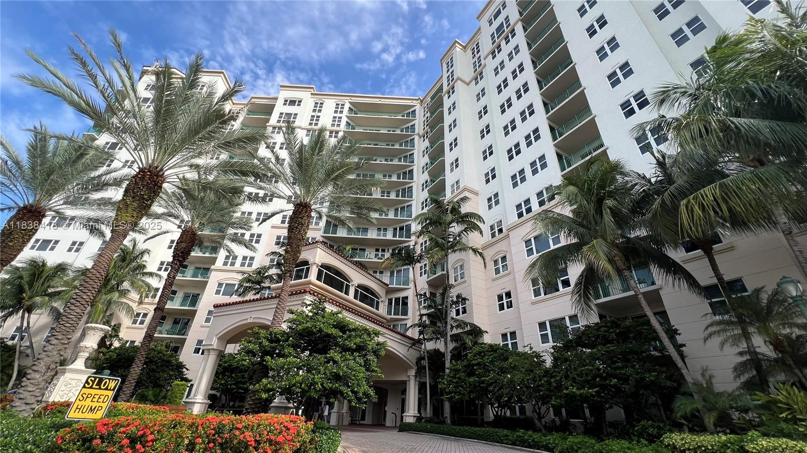 19900 E Country Club Dr #1014, Aventura FL 33180