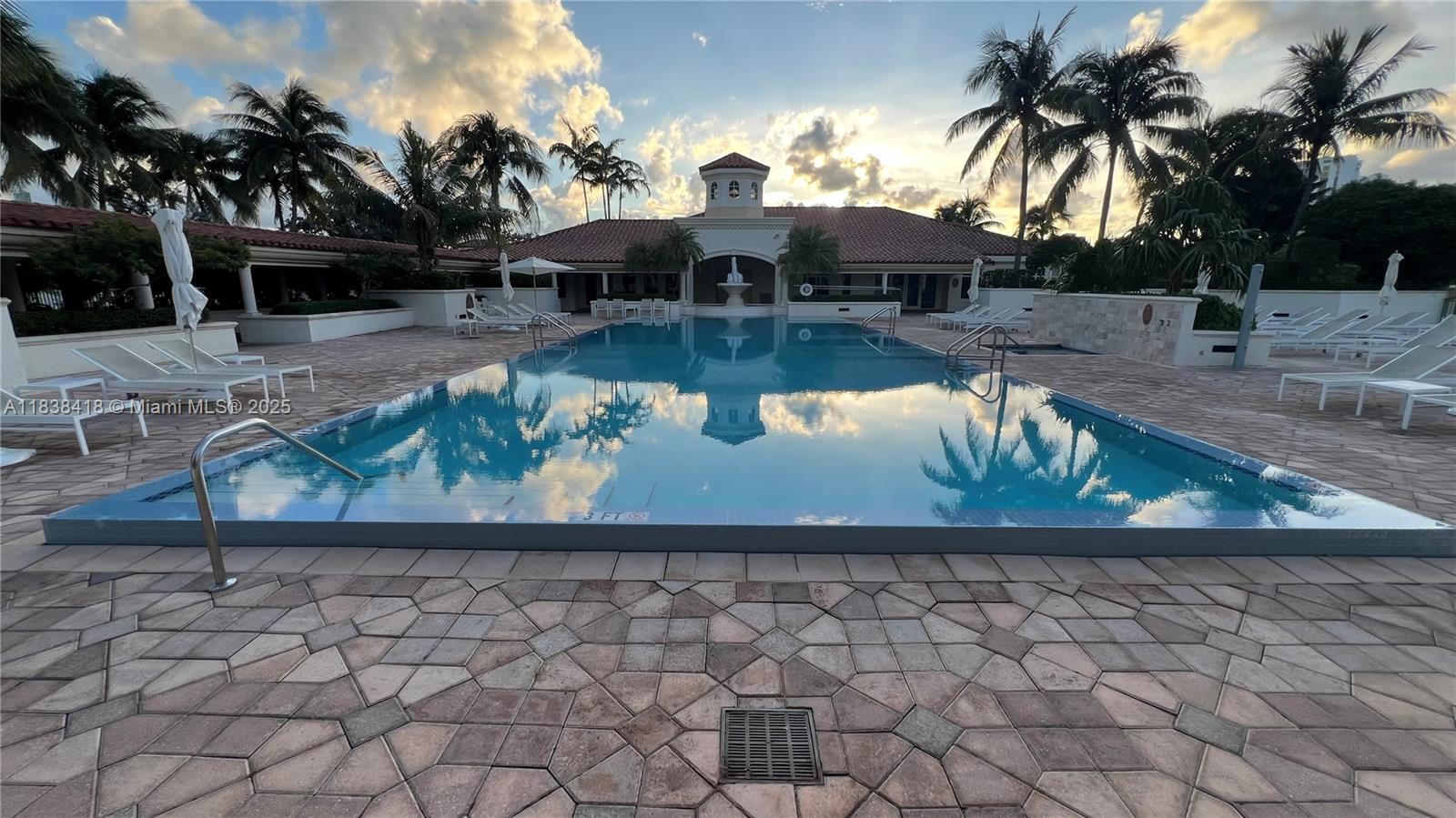 19900 E Country Club Dr #1014, Aventura FL 33180