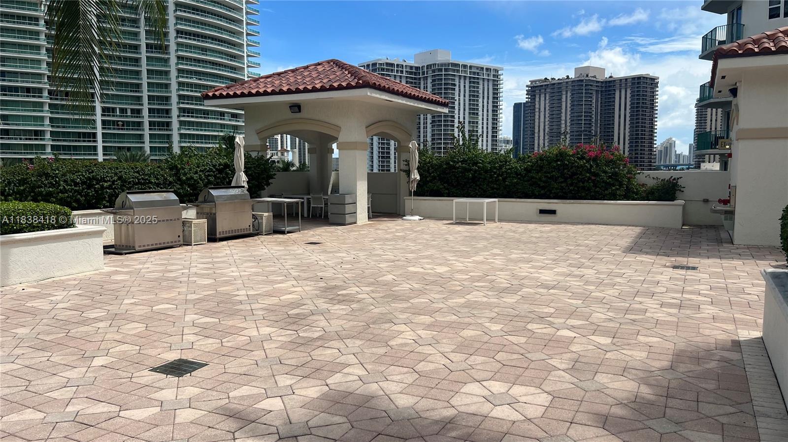 19900 E Country Club Dr #1014, Aventura FL 33180