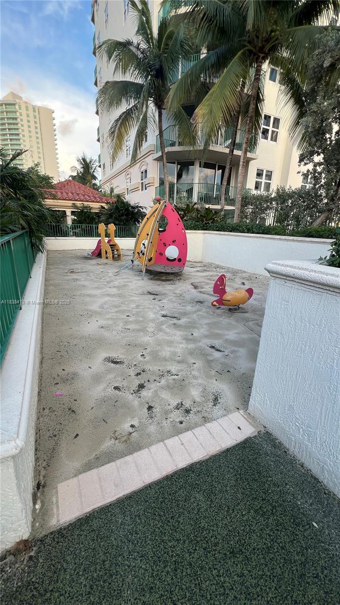 19900 E Country Club Dr #1014, Aventura FL 33180