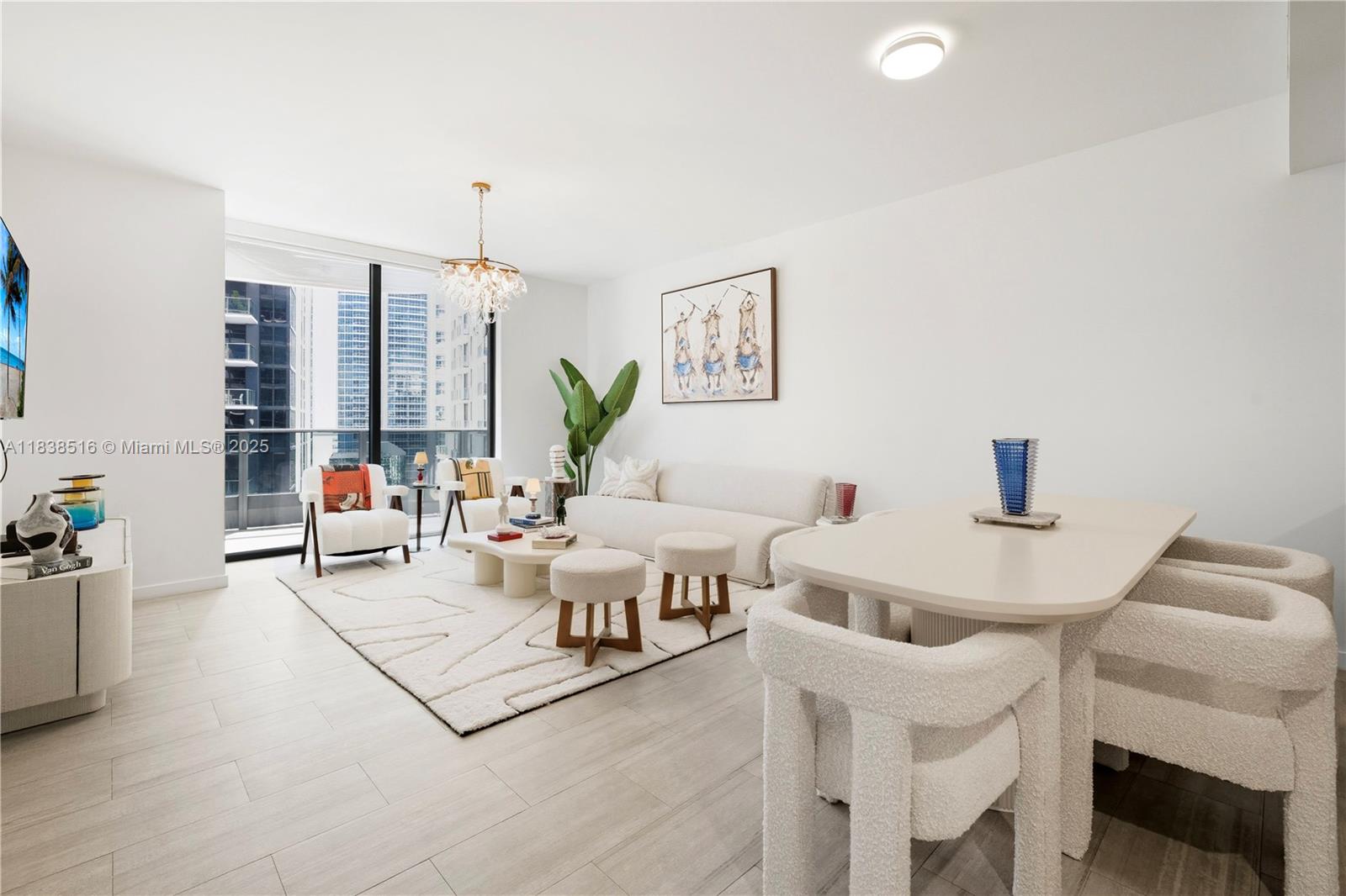 1000 Brickell Plz #2805, Miami FL 33131