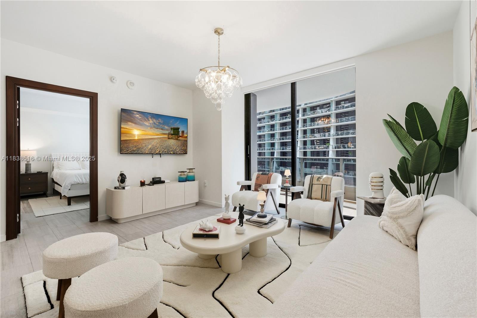 1000 Brickell Plz #2805, Miami FL 33131
