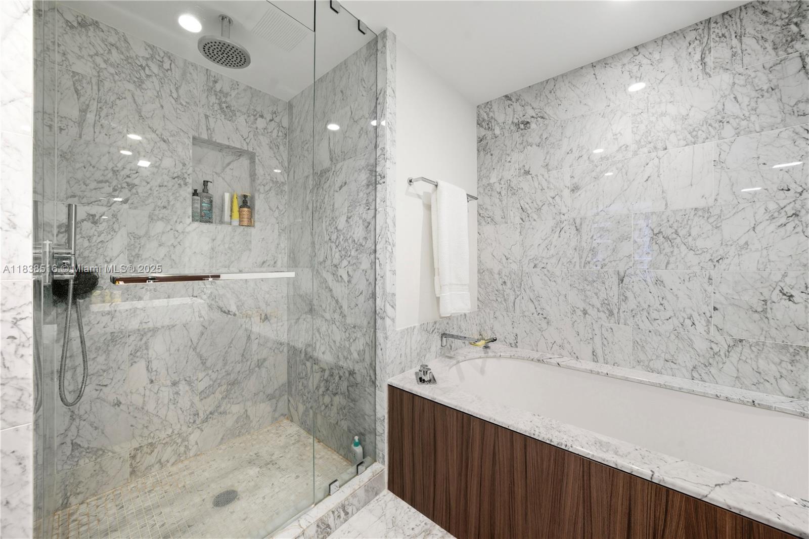 1000 Brickell Plz #2805, Miami FL 33131