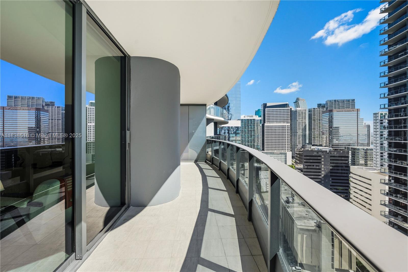 1000 Brickell Plz #2805, Miami FL 33131
