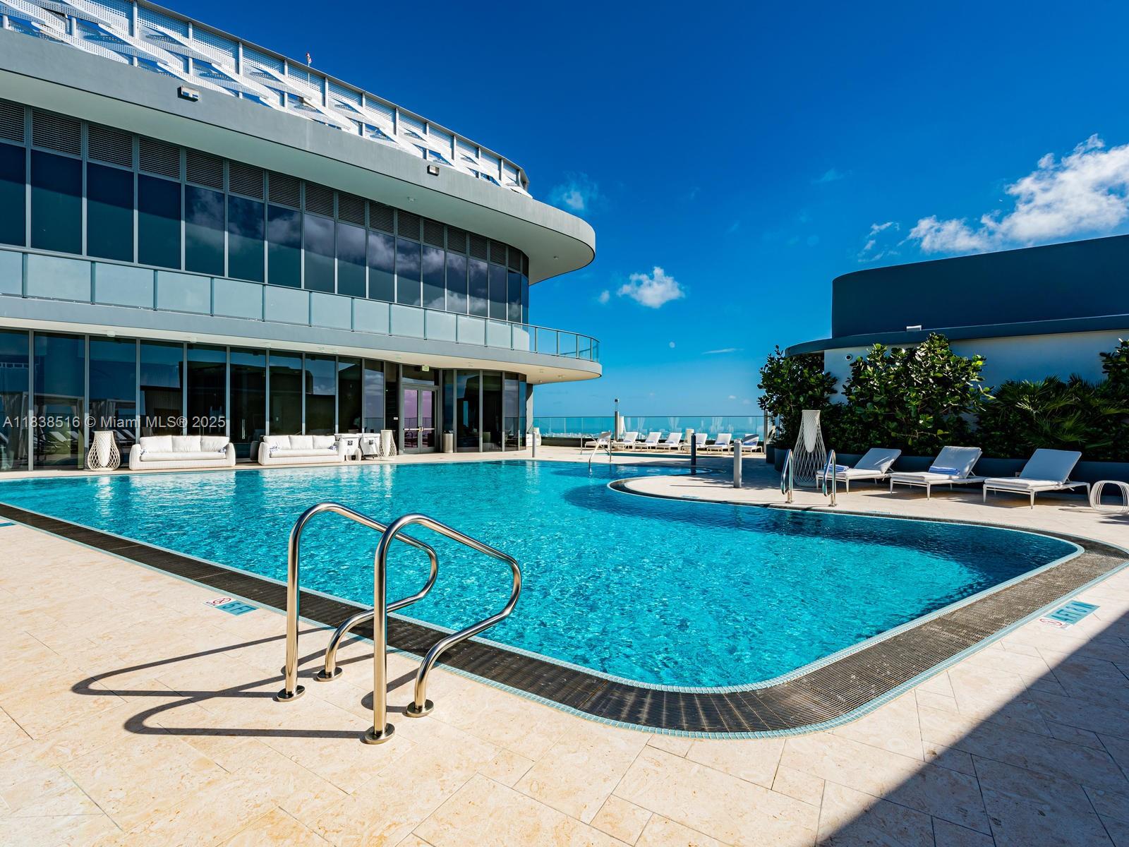 1000 Brickell Plz #2805, Miami FL 33131