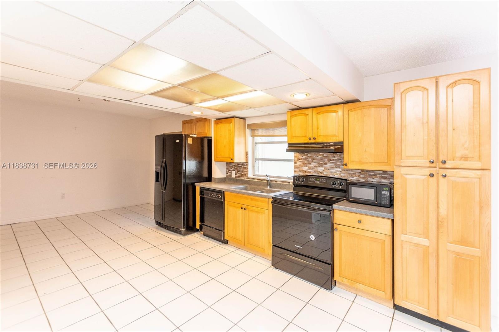 3862 NE 171st St #B, North Miami Beach FL 33160