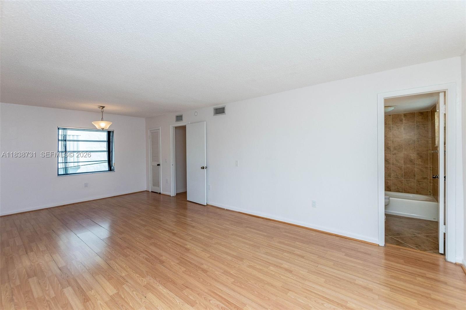 3862 NE 171st St #B, North Miami Beach FL 33160