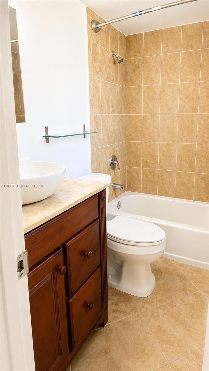 3862 NE 171st St #B, North Miami Beach FL 33160