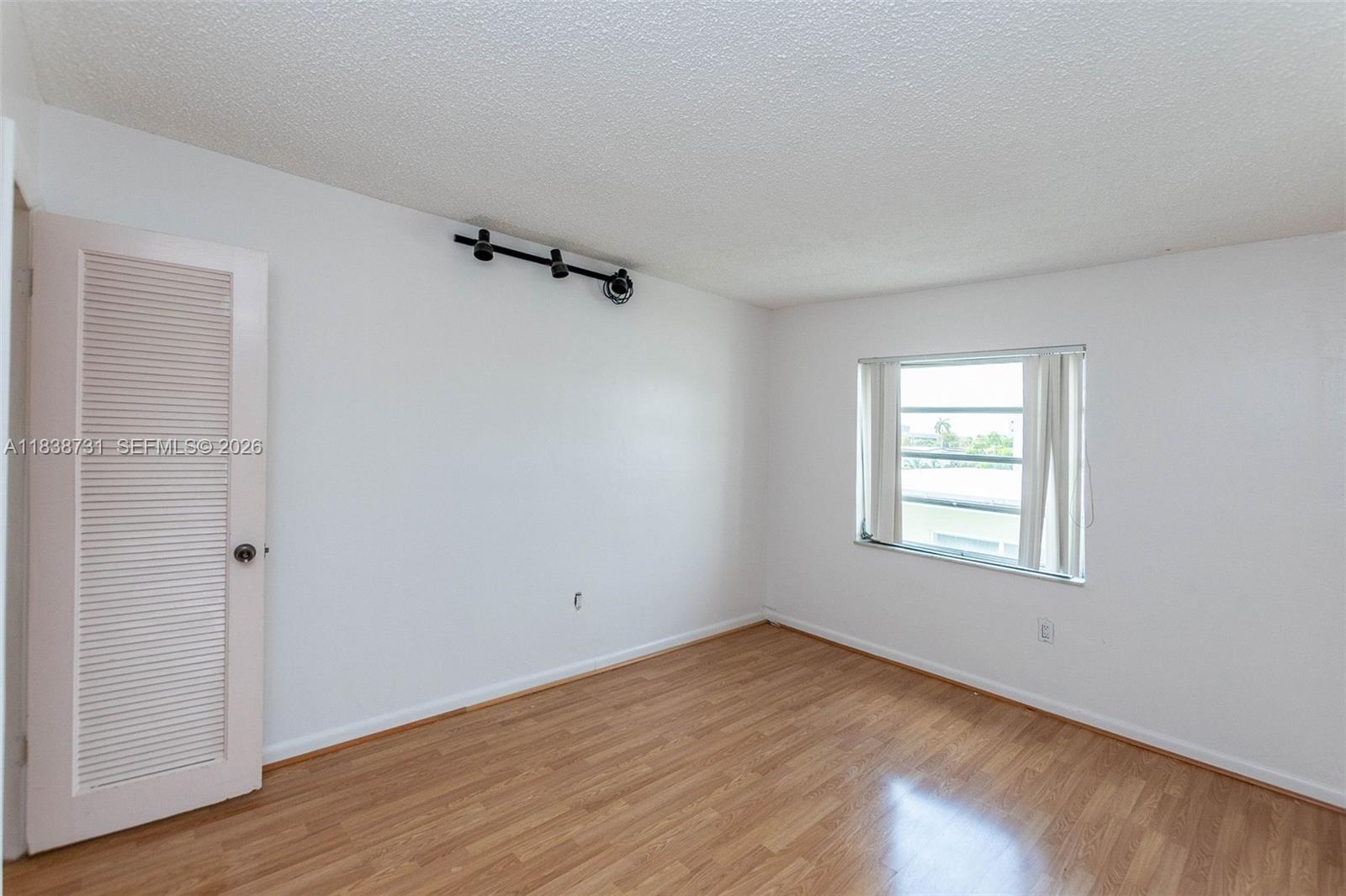 3862 NE 171st St #B, North Miami Beach FL 33160