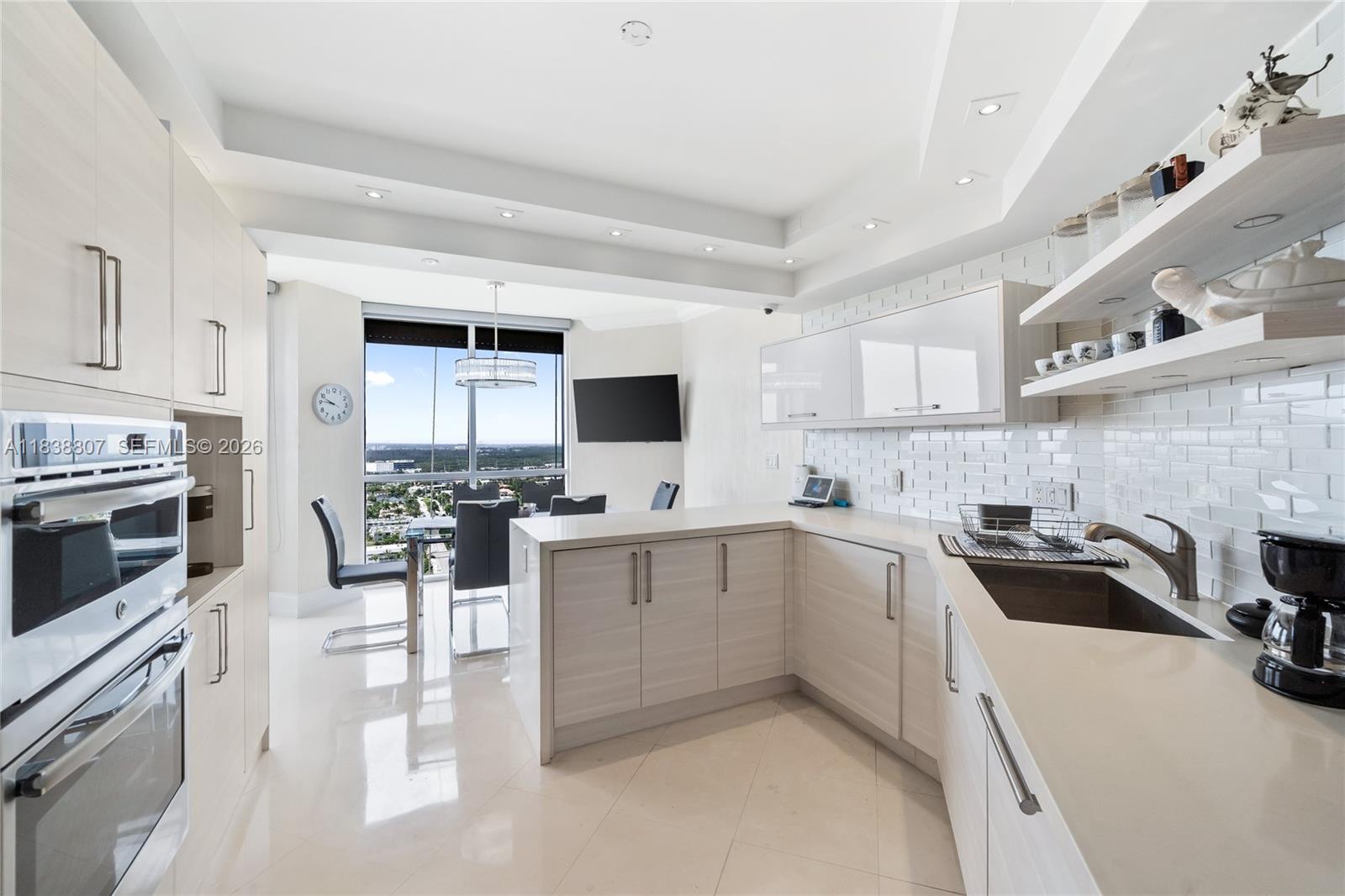 2000 Island Blvd #2409, Aventura FL 33160