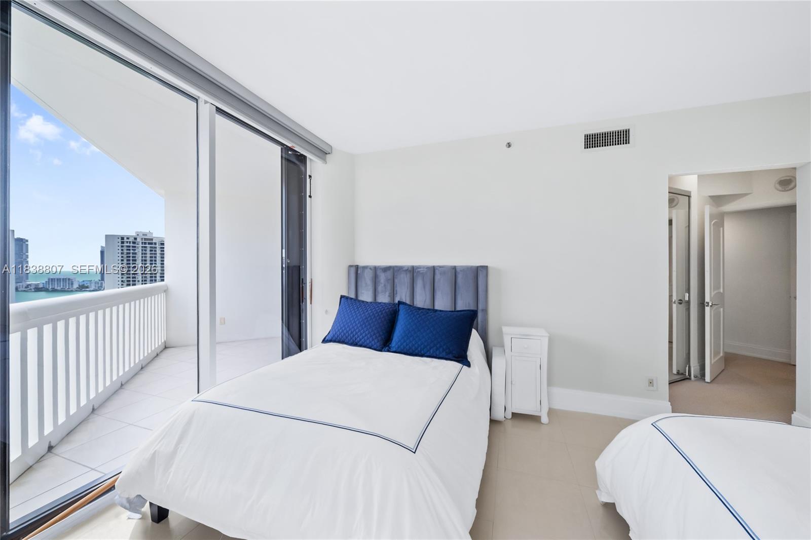 2000 Island Blvd #2409, Aventura FL 33160