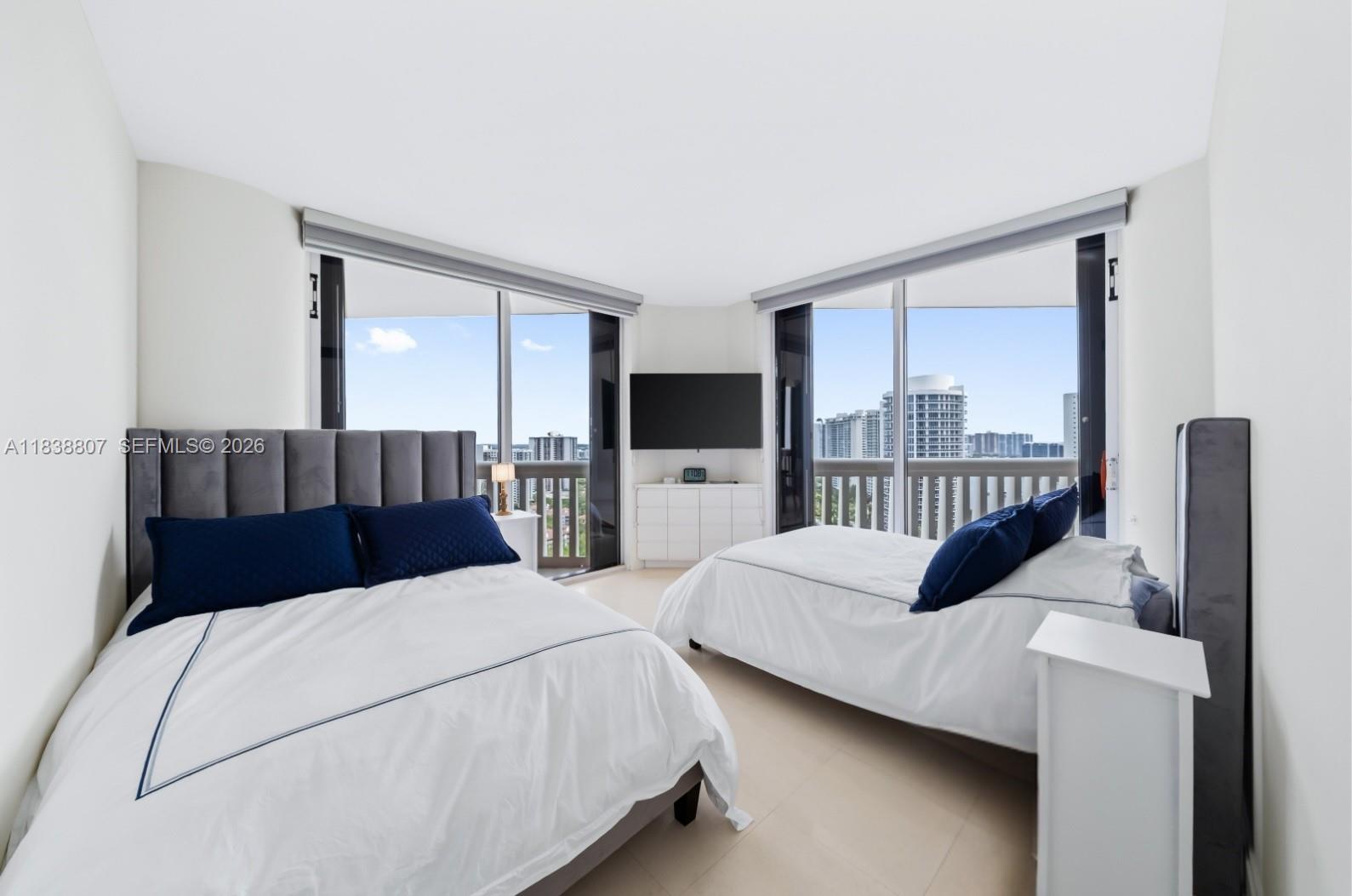 2000 Island Blvd #2409, Aventura FL 33160