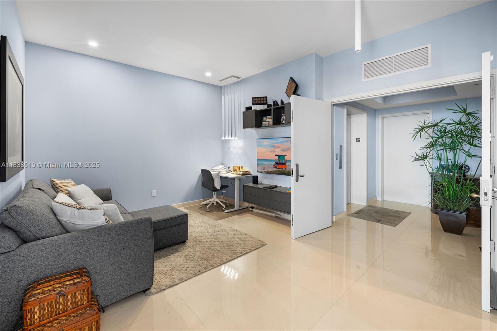 1331 Brickell Bay Dr #2909, Miami FL 33131