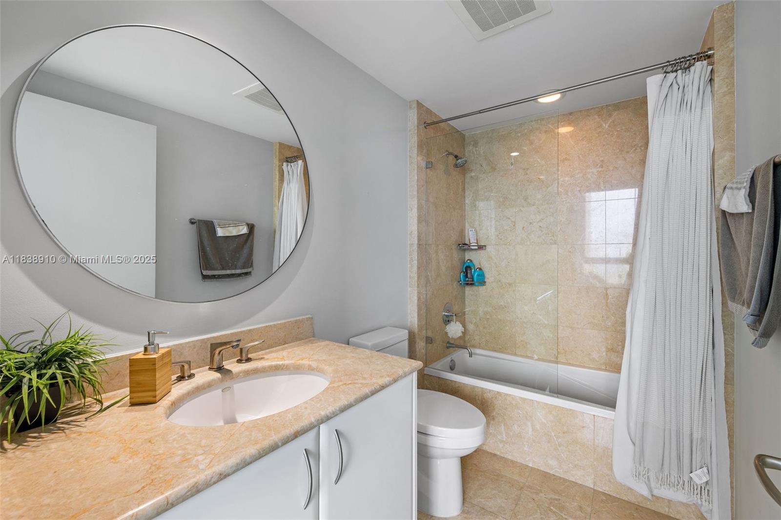 1331 Brickell Bay Dr #2909, Miami FL 33131
