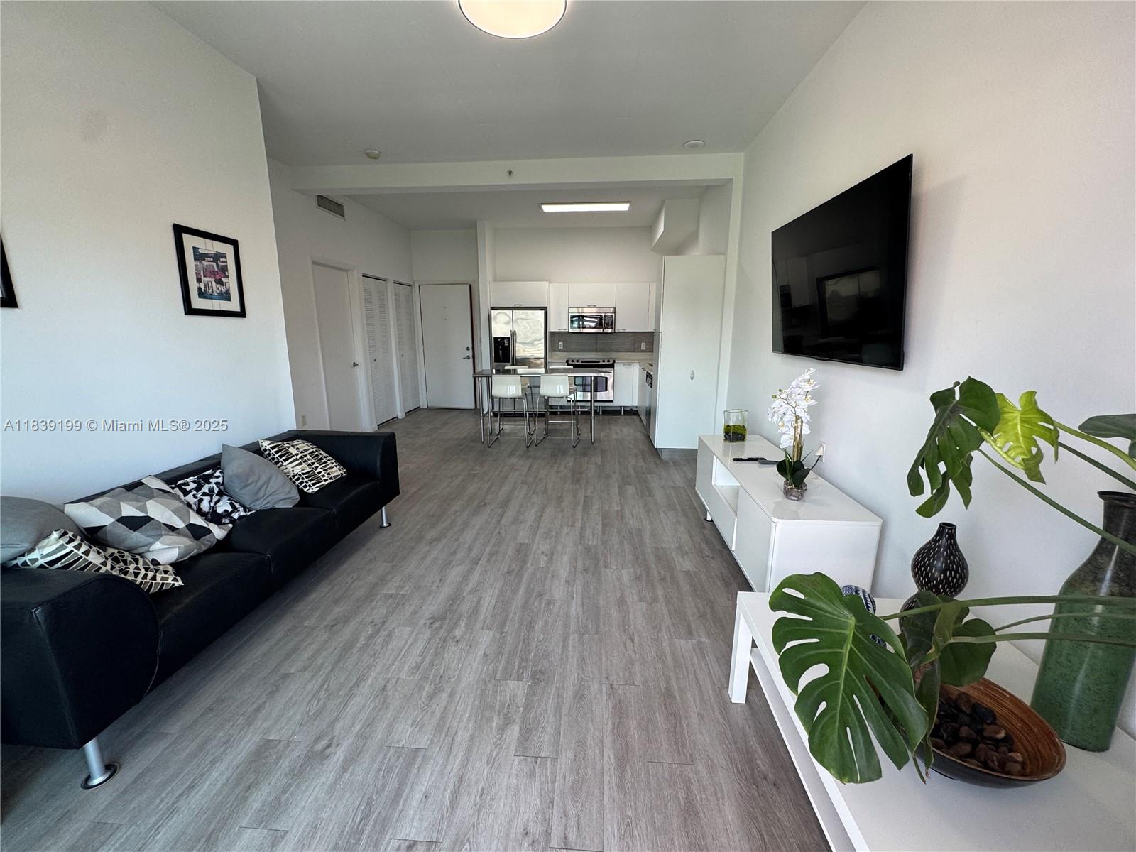 234 NE 3rd St #905, Miami FL 33132
