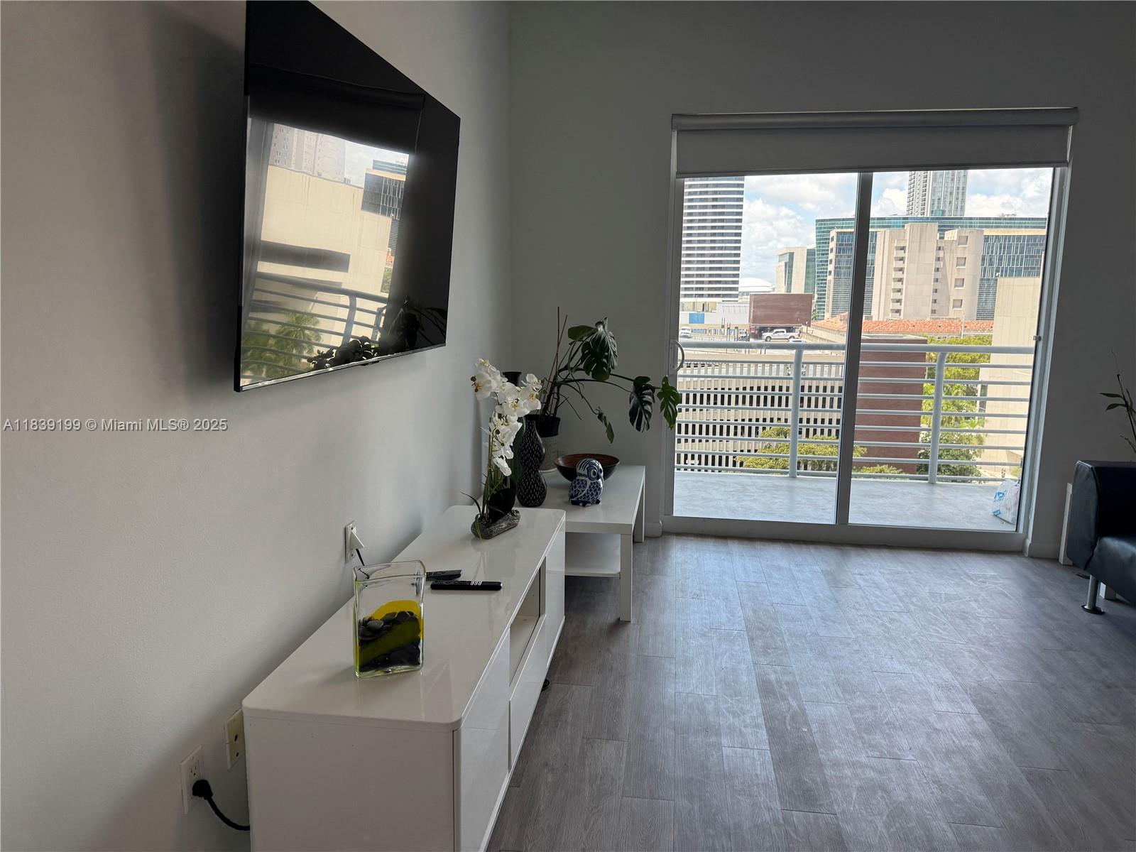 234 NE 3rd St #905, Miami FL 33132