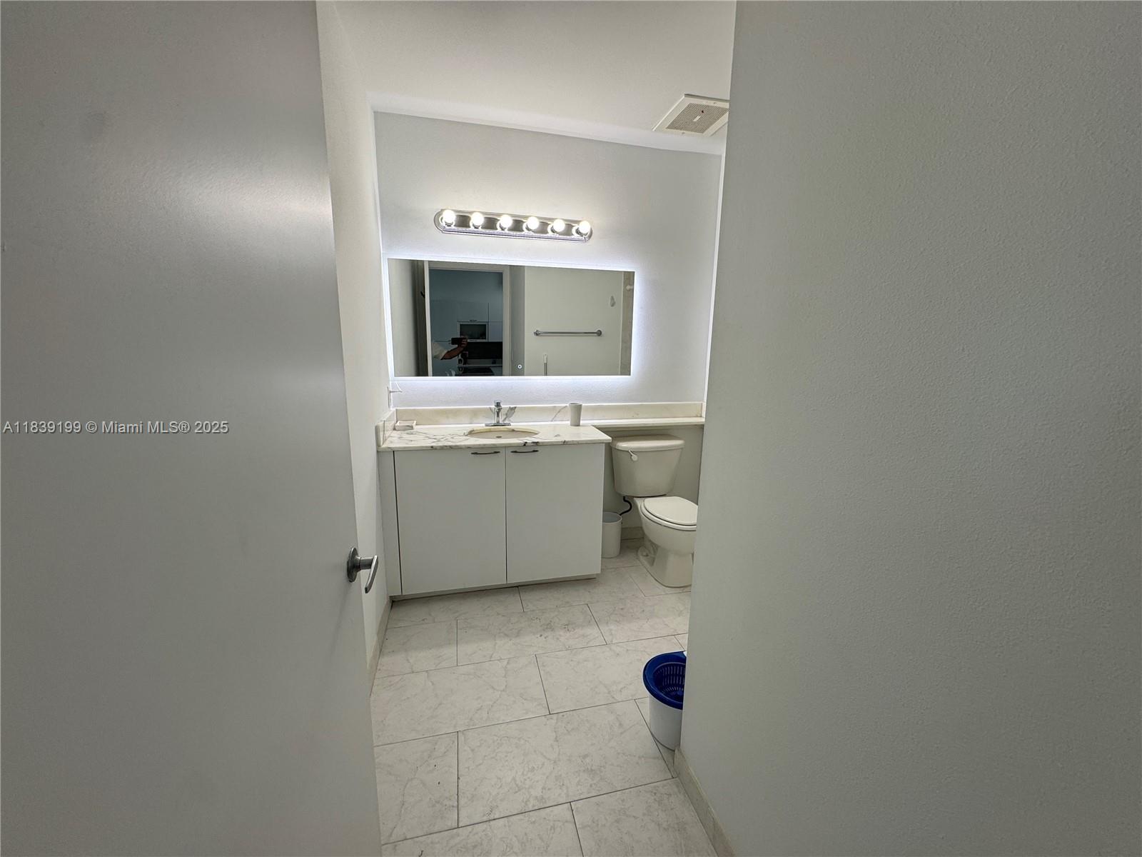 234 NE 3rd St #905, Miami FL 33132