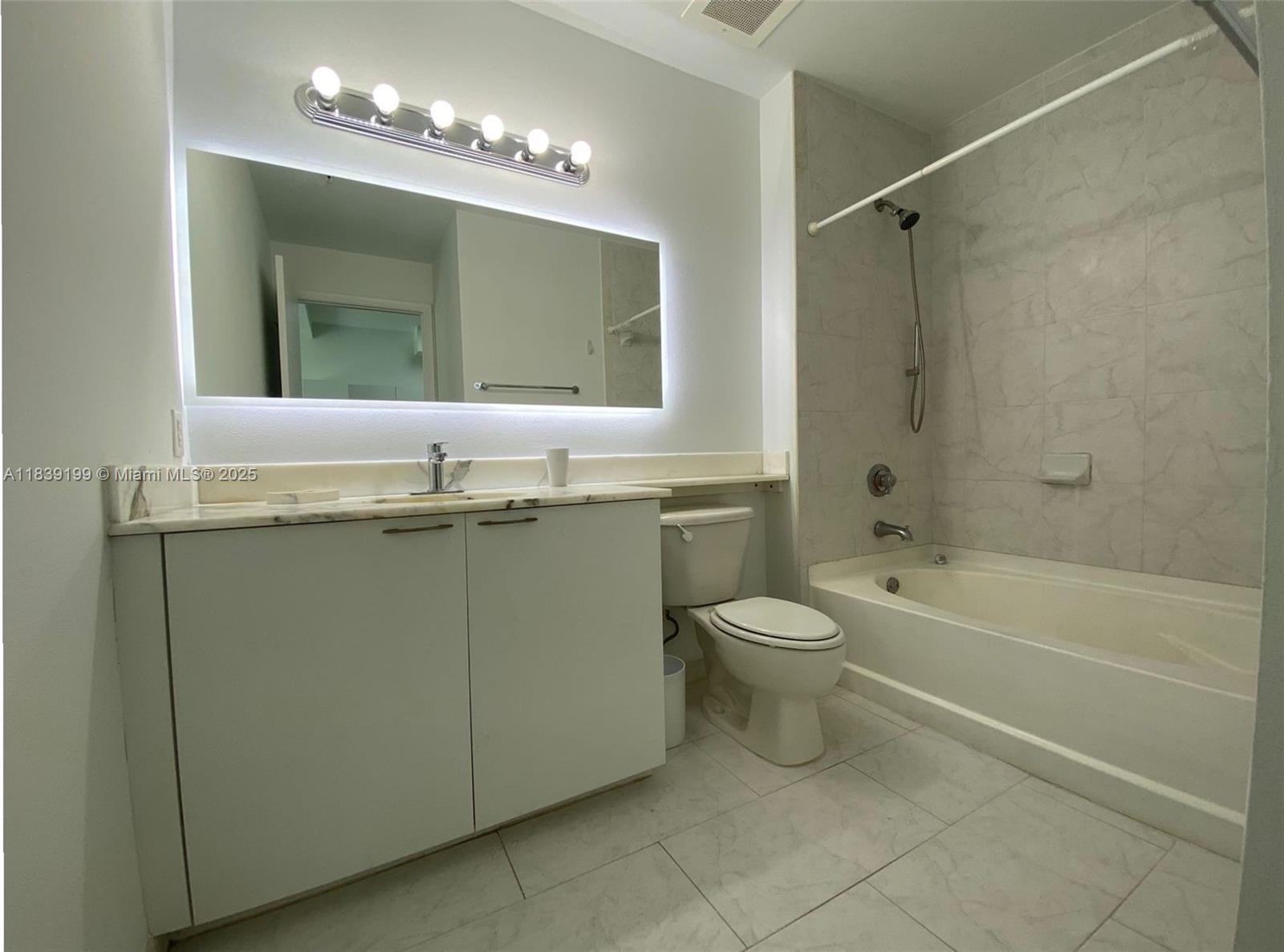 234 NE 3rd St #905, Miami FL 33132