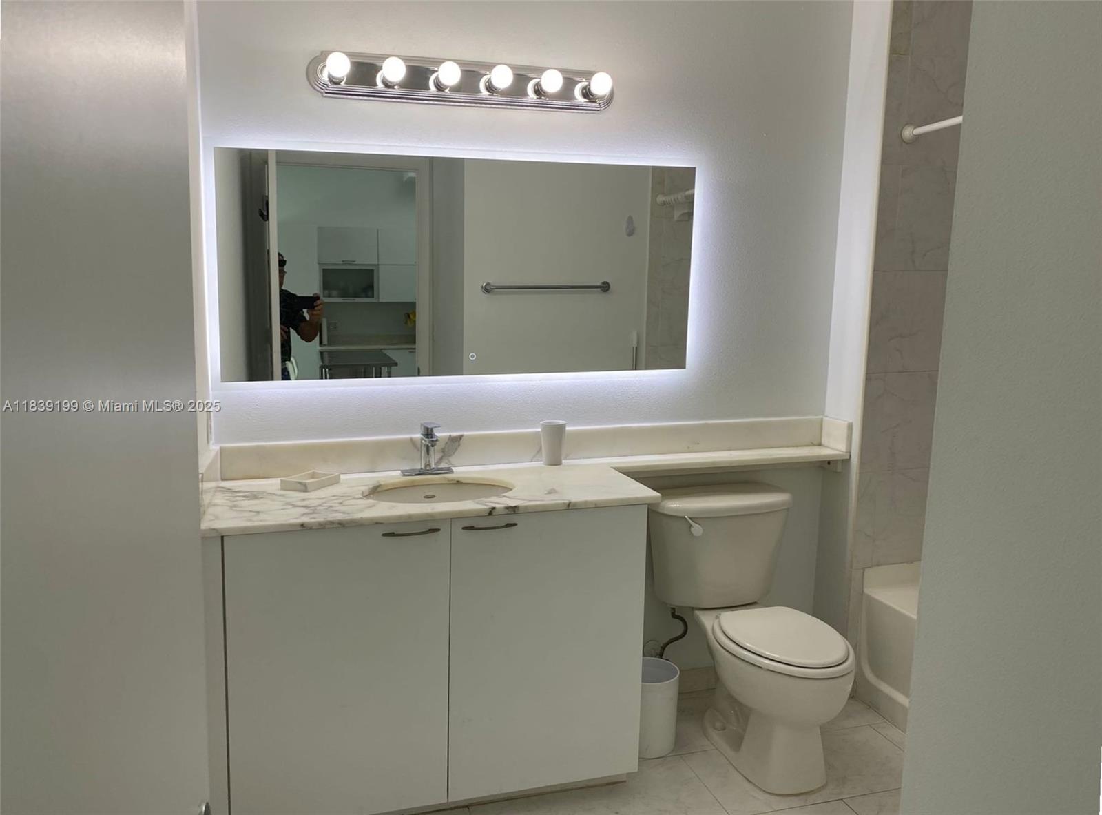 234 NE 3rd St #905, Miami FL 33132