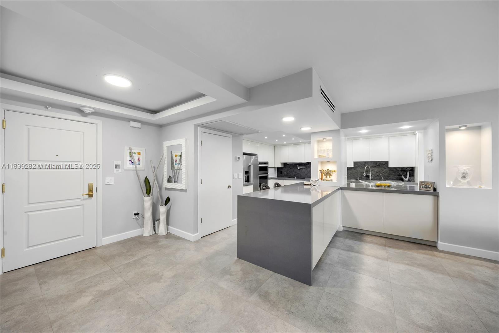 9801 Collins Ave #16U, Bal Harbour FL 33154