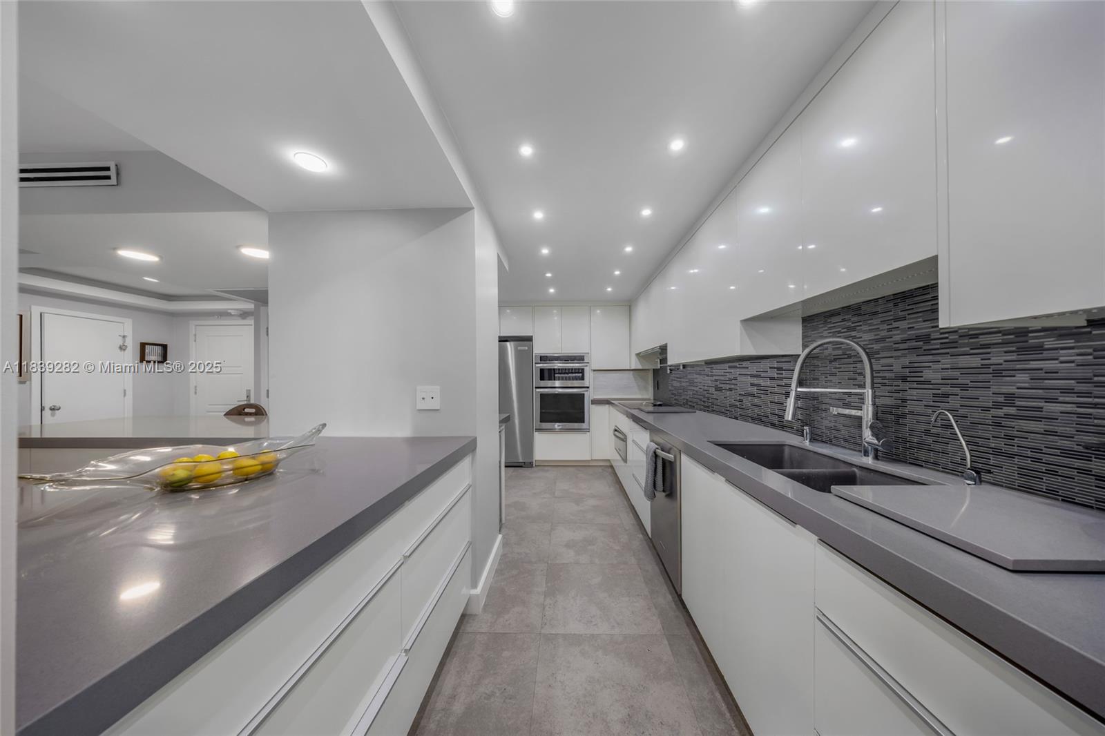 9801 Collins Ave #16U, Bal Harbour FL 33154