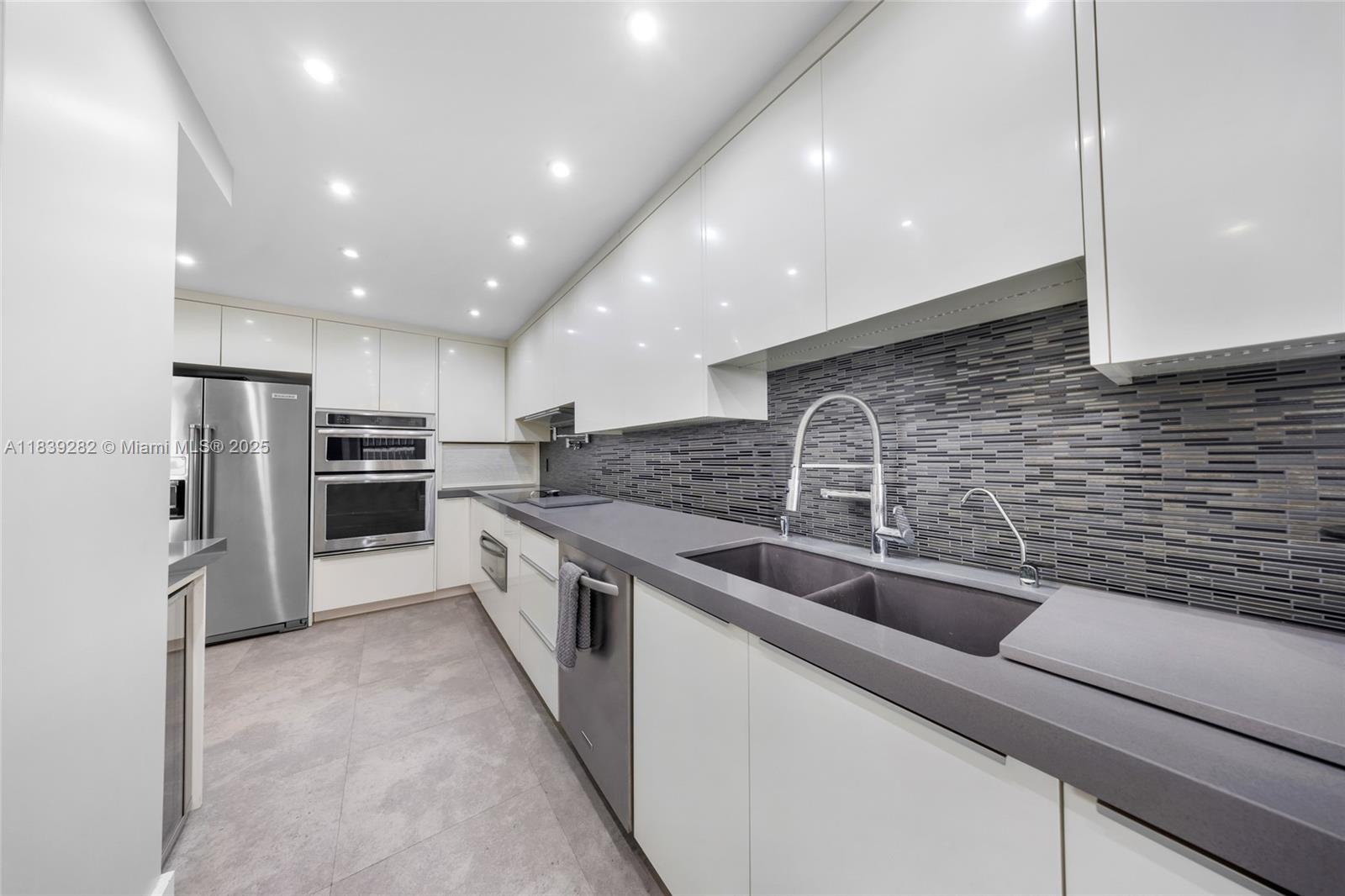 9801 Collins Ave #16U, Bal Harbour FL 33154