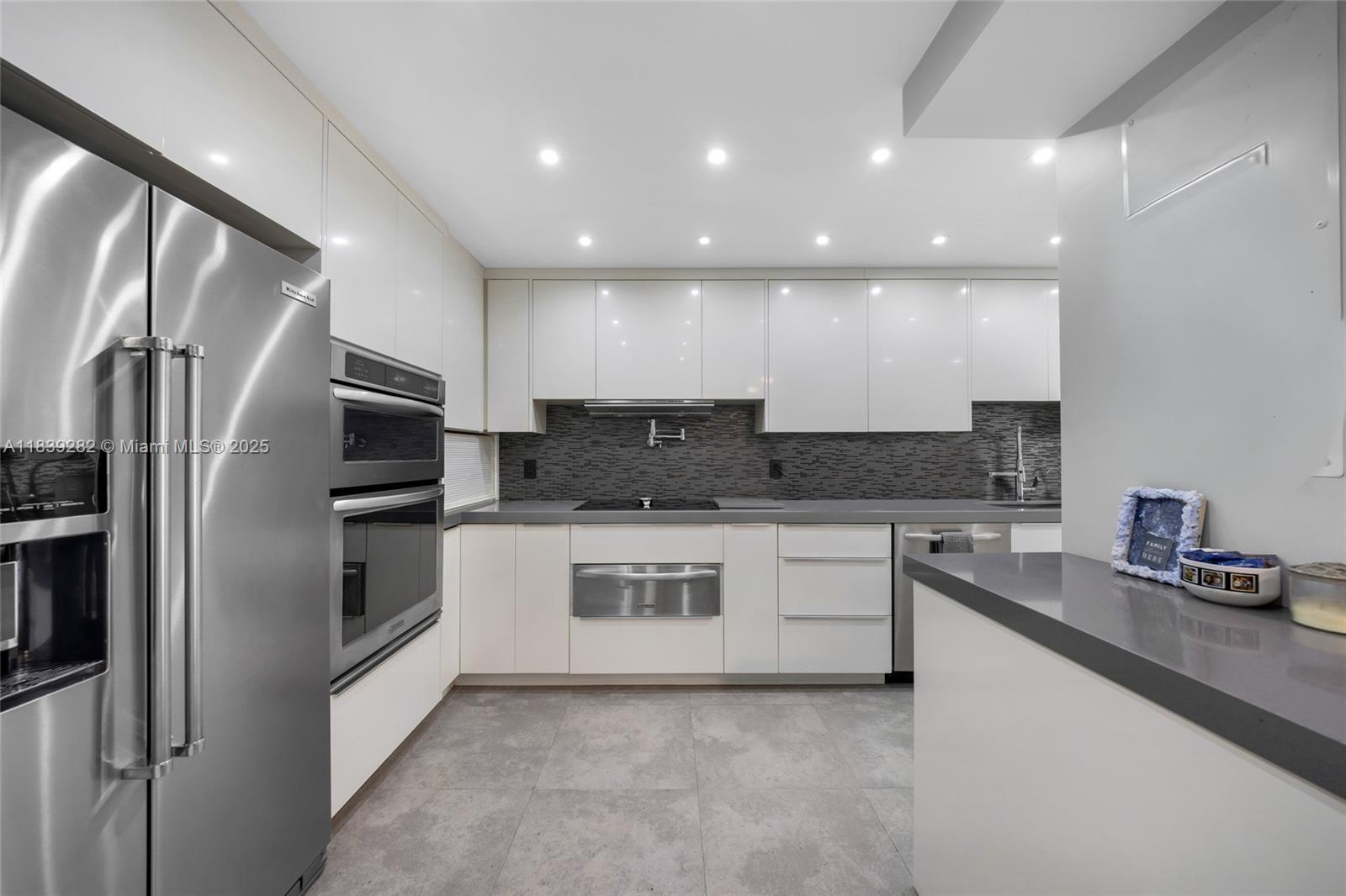 9801 Collins Ave #16U, Bal Harbour FL 33154