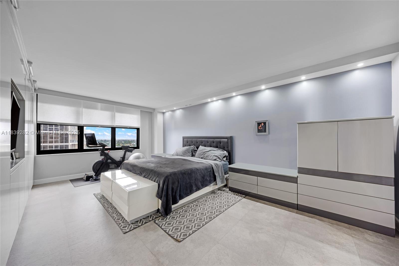 9801 Collins Ave #16U, Bal Harbour FL 33154