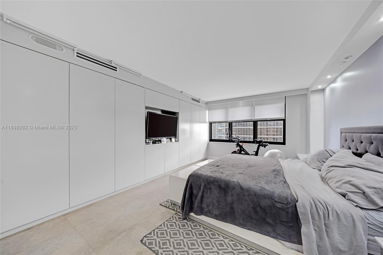 9801 Collins Ave #16U, Bal Harbour FL 33154