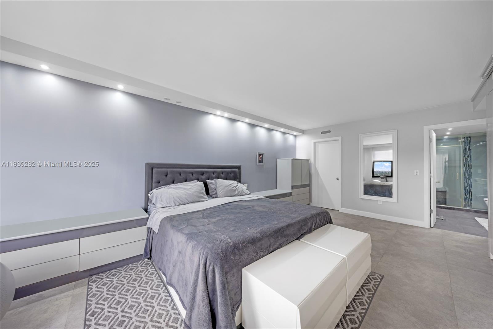 9801 Collins Ave #16U, Bal Harbour FL 33154