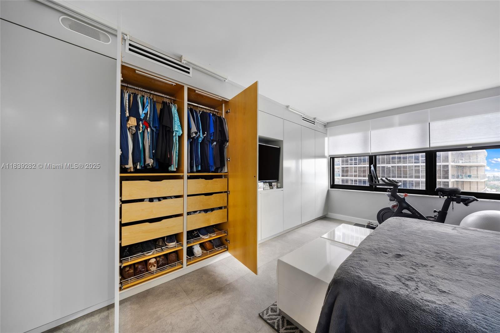 9801 Collins Ave #16U, Bal Harbour FL 33154