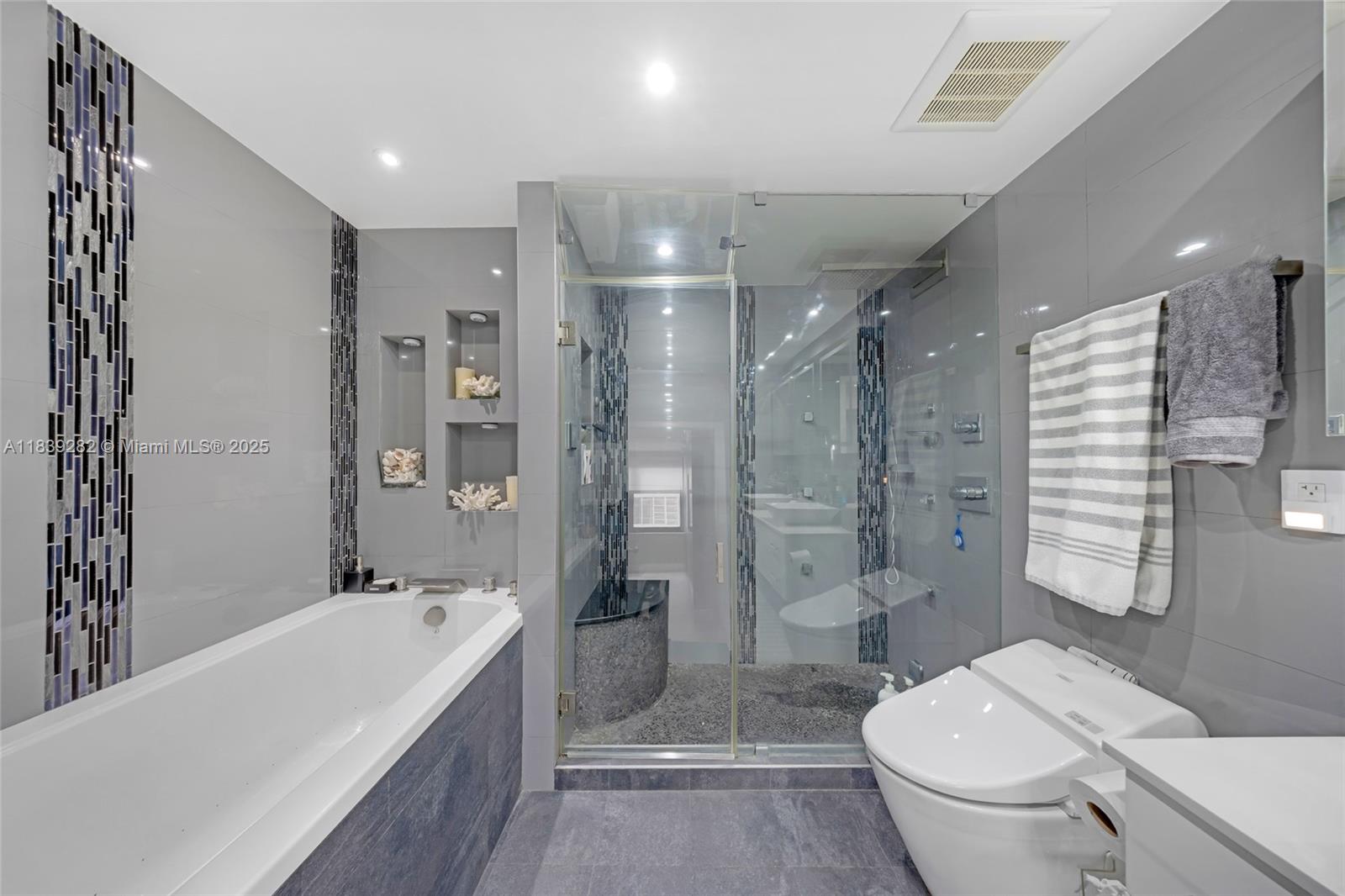 9801 Collins Ave #16U, Bal Harbour FL 33154