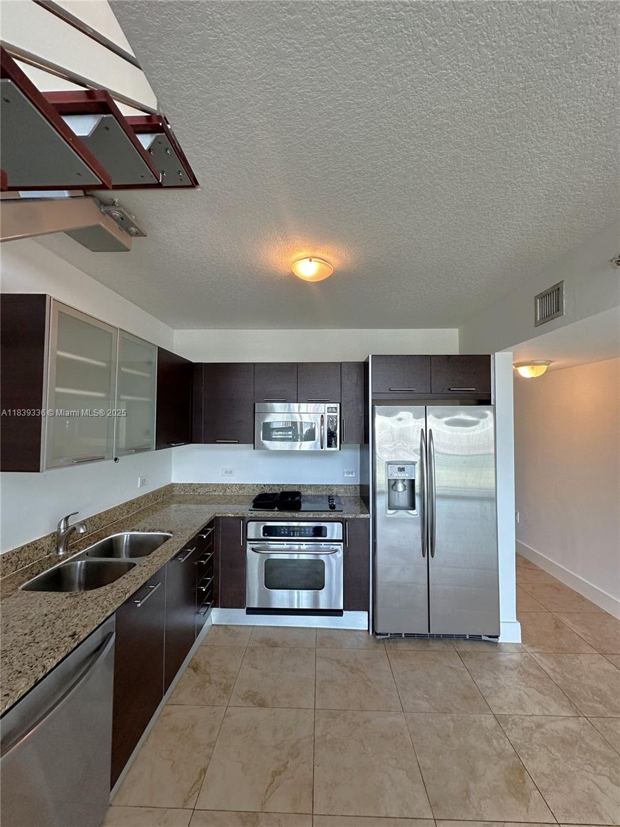 41 SE 5th St #1803, Miami FL 33131