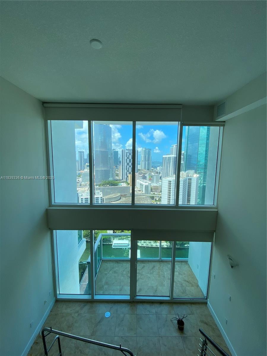 41 SE 5th St #1803, Miami FL 33131