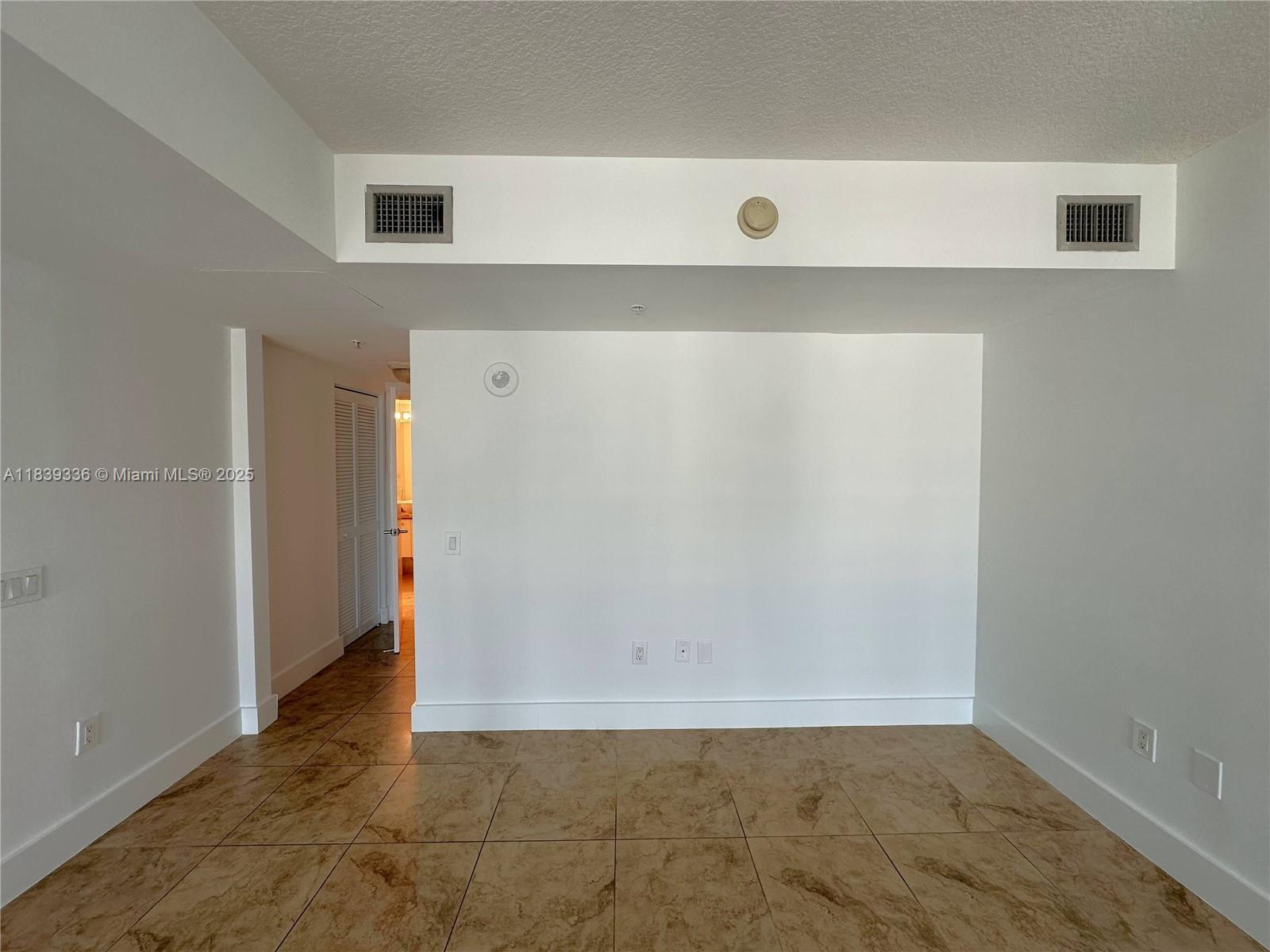 41 SE 5th St #1803, Miami FL 33131