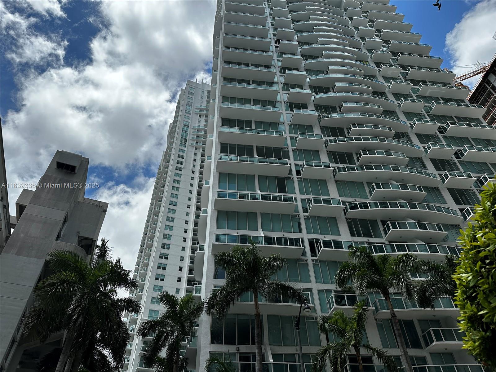 41 SE 5th St #1803, Miami FL 33131