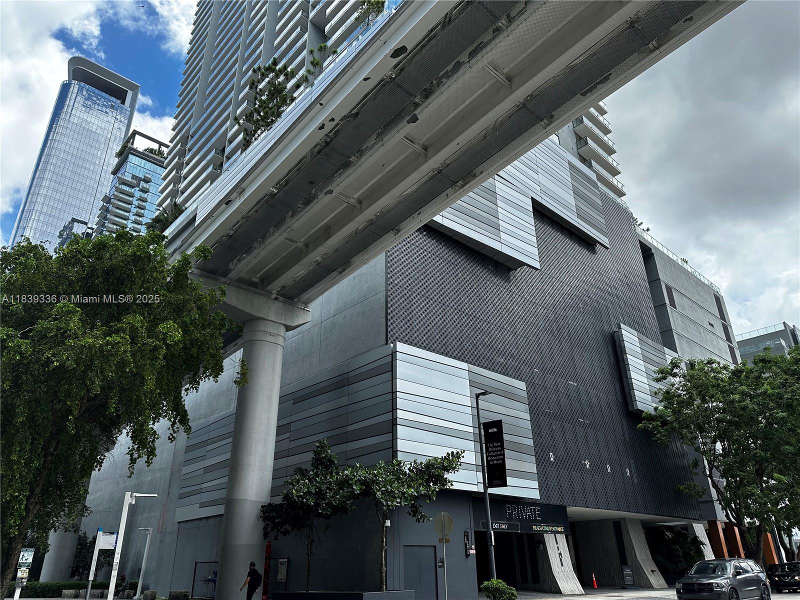 41 SE 5th St #1803, Miami FL 33131