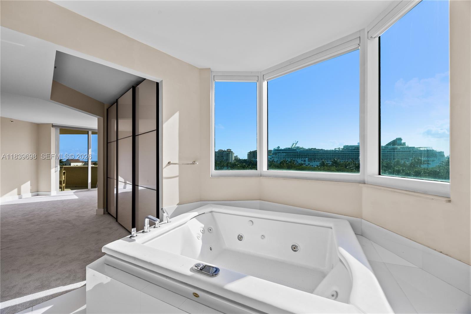 300 S Pointe Dr #501, Miami Beach FL 33139
