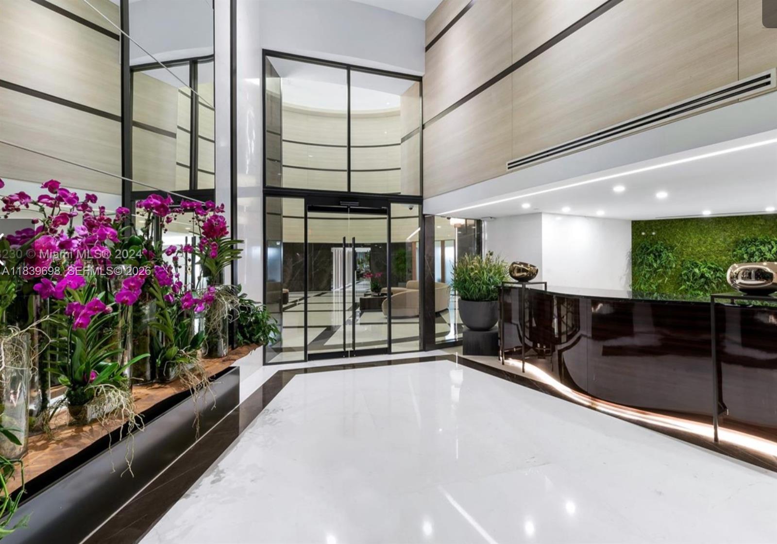 300 S Pointe Dr #501, Miami Beach FL 33139