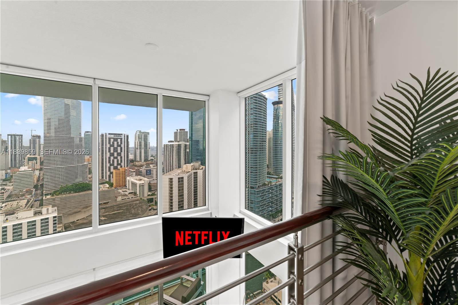 41 SE 5th St #1901, Miami FL 33131