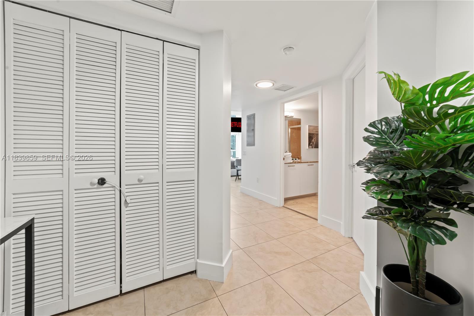 41 SE 5th St #1901, Miami FL 33131