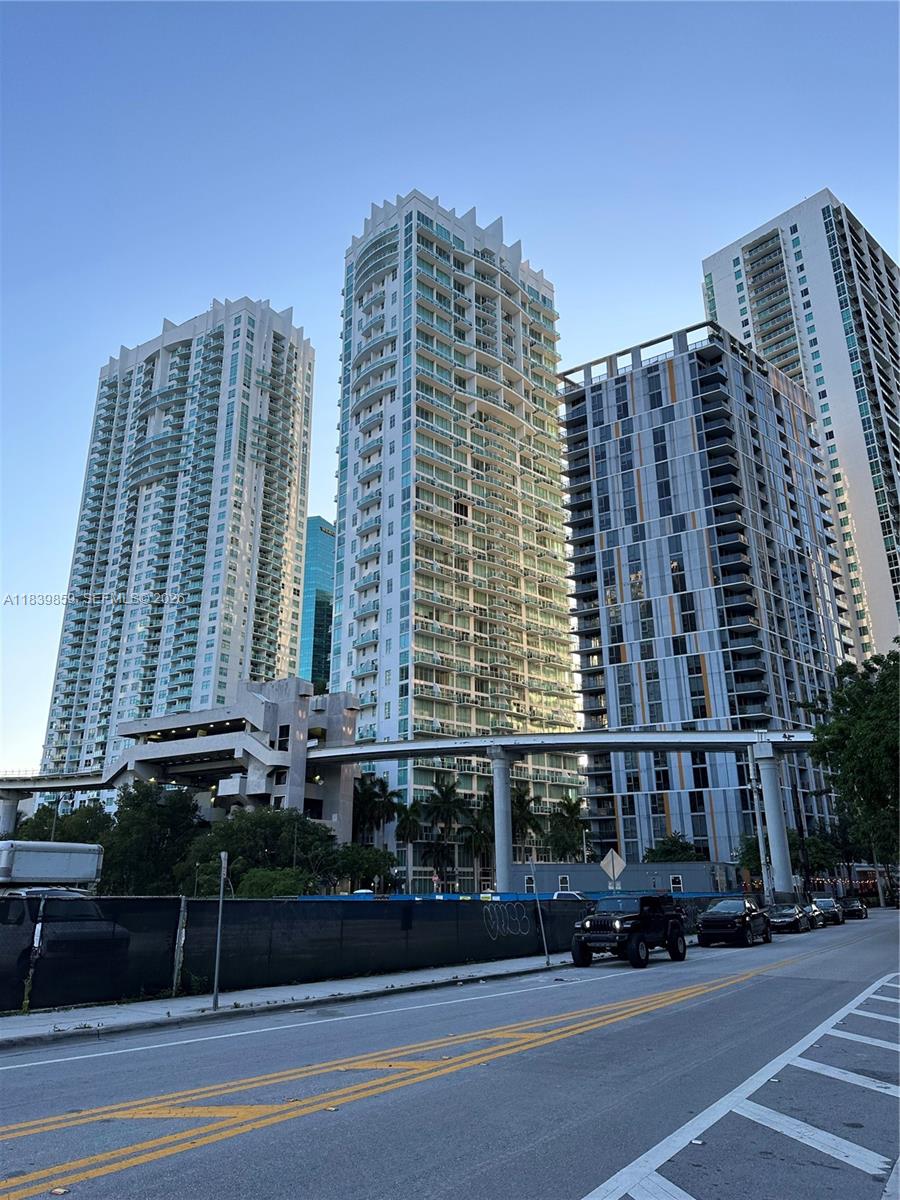 41 SE 5th St #1901, Miami FL 33131