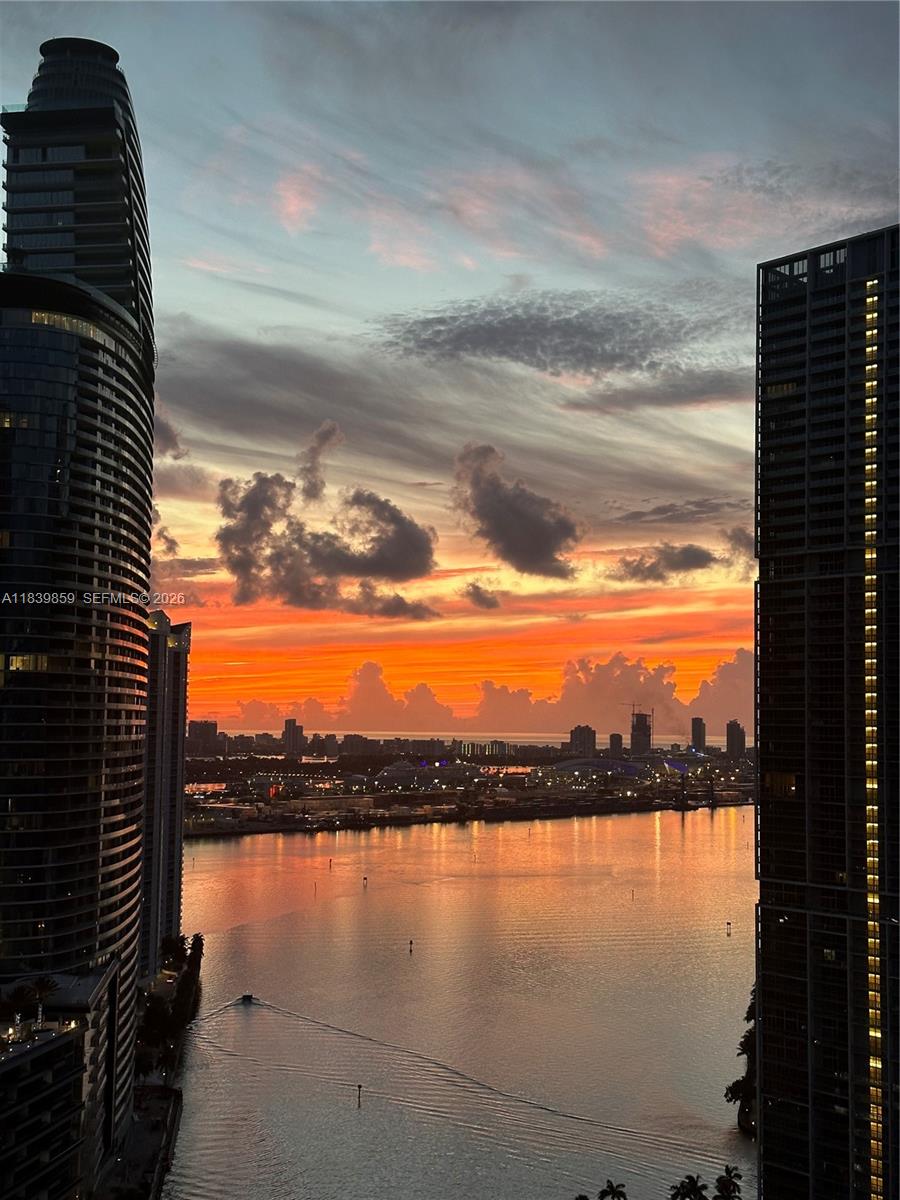 41 SE 5th St #1901, Miami FL 33131