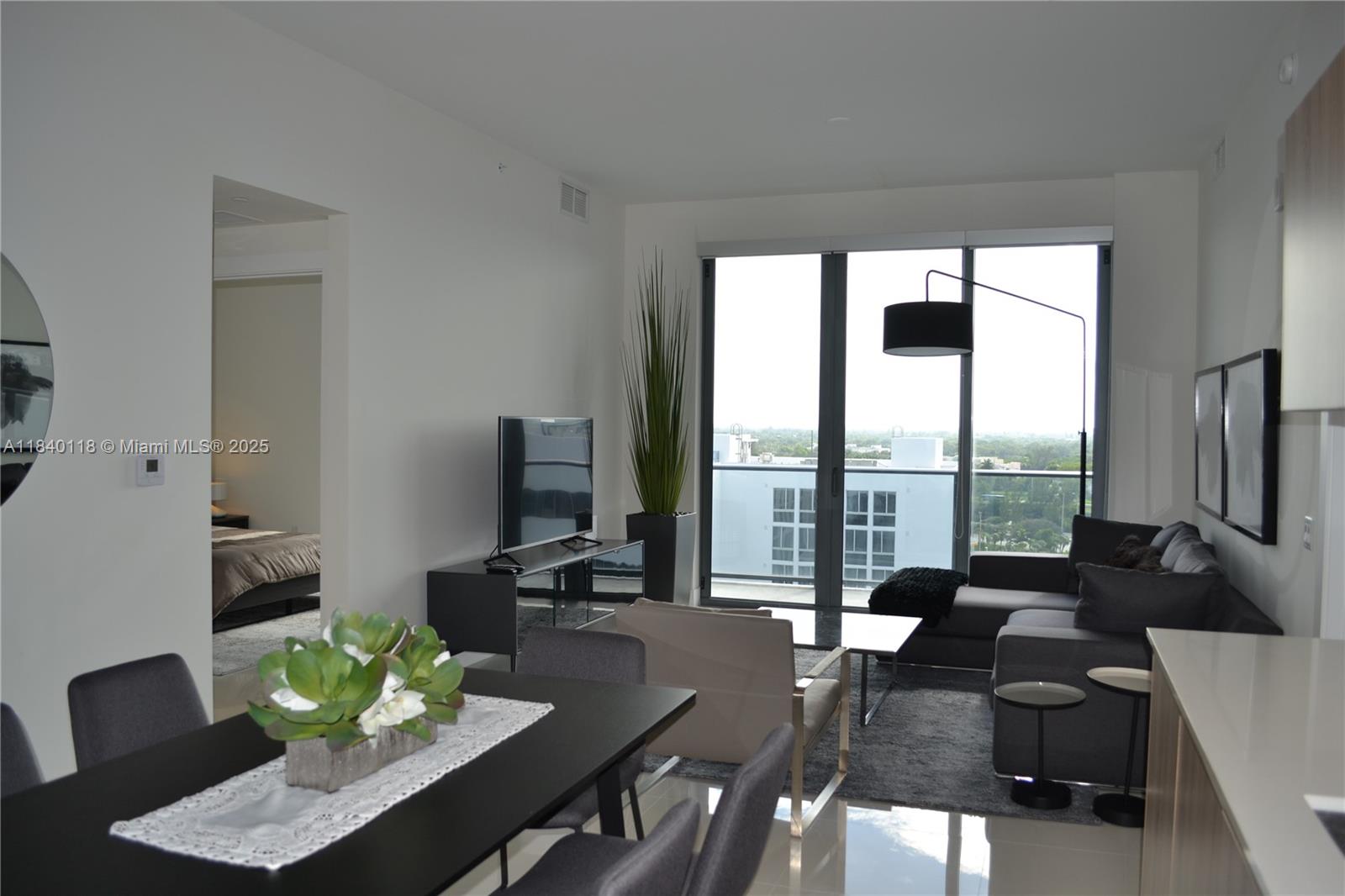 2960 NE 207th St #1204, Aventura FL 33180