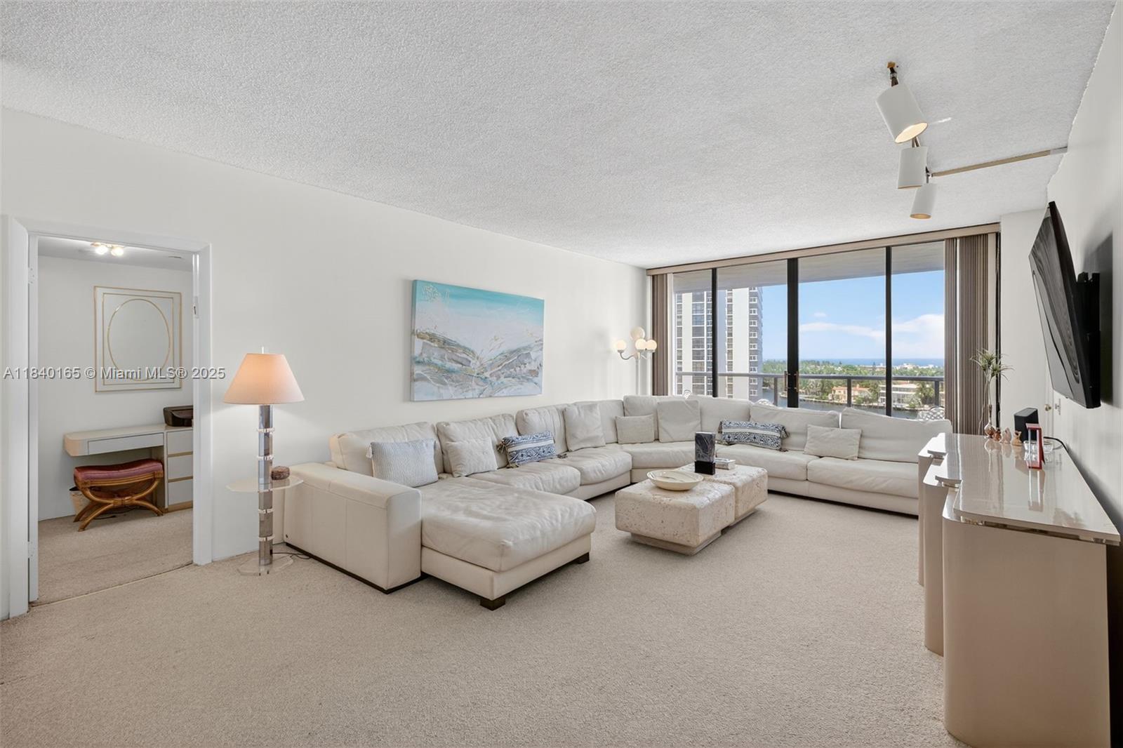 20281 E Country Club Dr #704, Aventura FL 33180