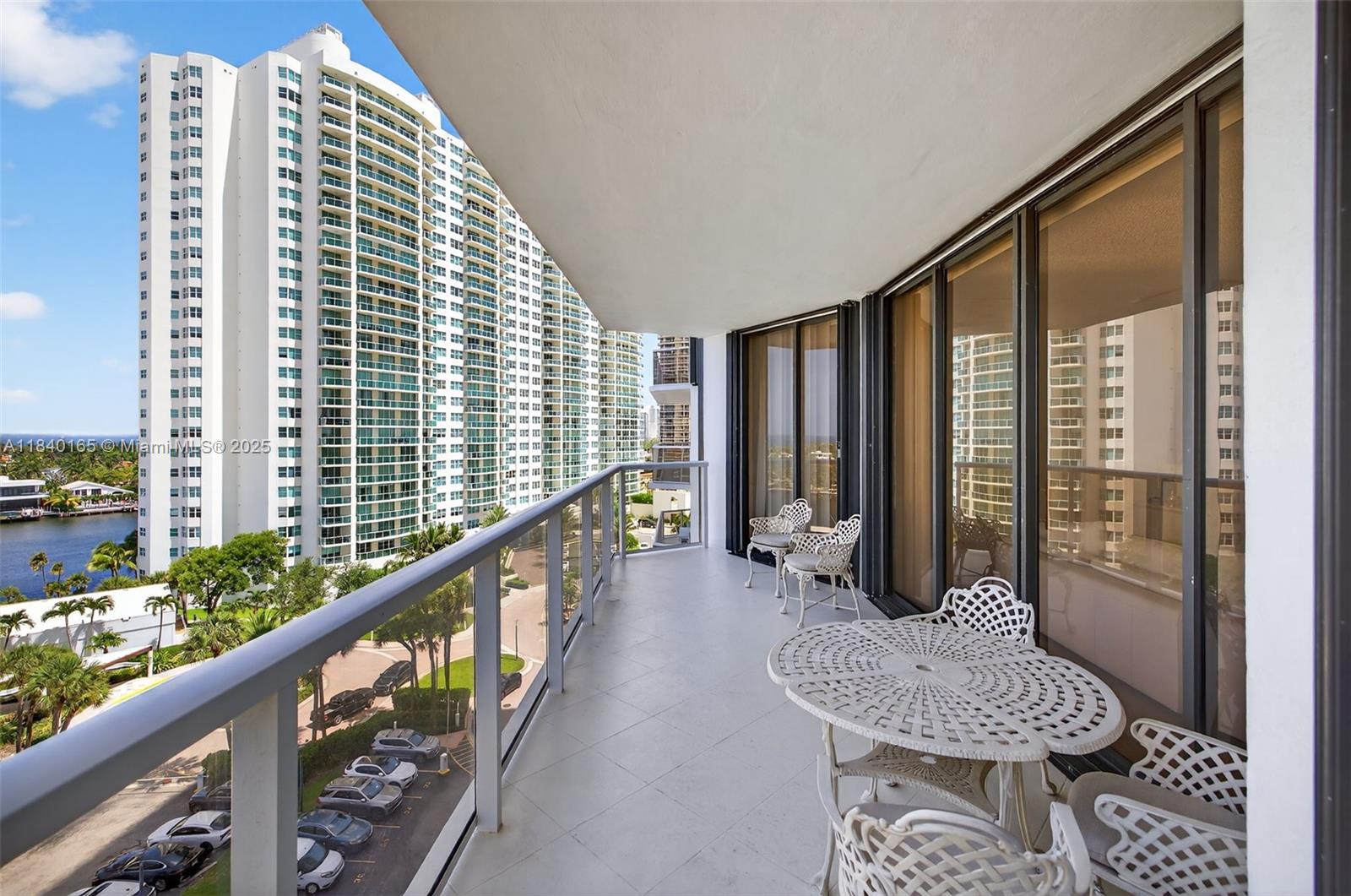 20281 E Country Club Dr #704, Aventura FL 33180