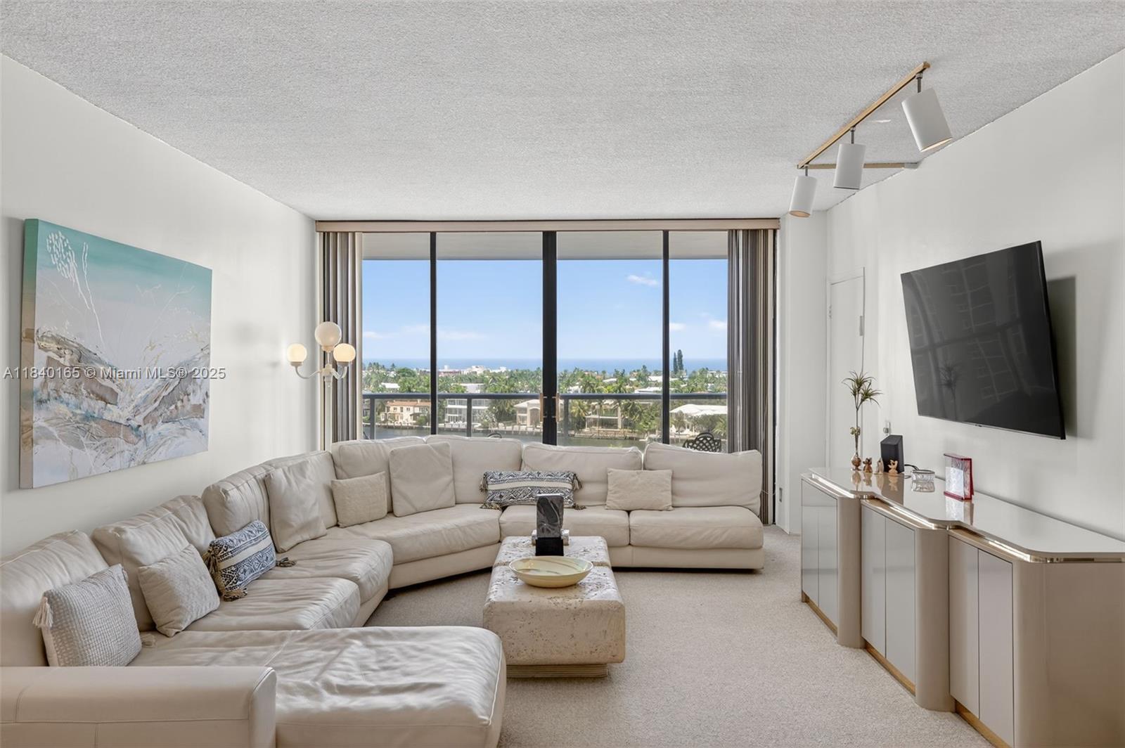 20281 E Country Club Dr #704, Aventura FL 33180